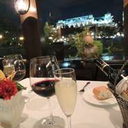 お好みのアラカルトの他、特別な日に、オリジナルコースもご用意できます。（7500円、8000円、10000円、12000円）コースのデザートには無料でメッセージをお入れできます。記念日やお祝いなどに。【要予約】