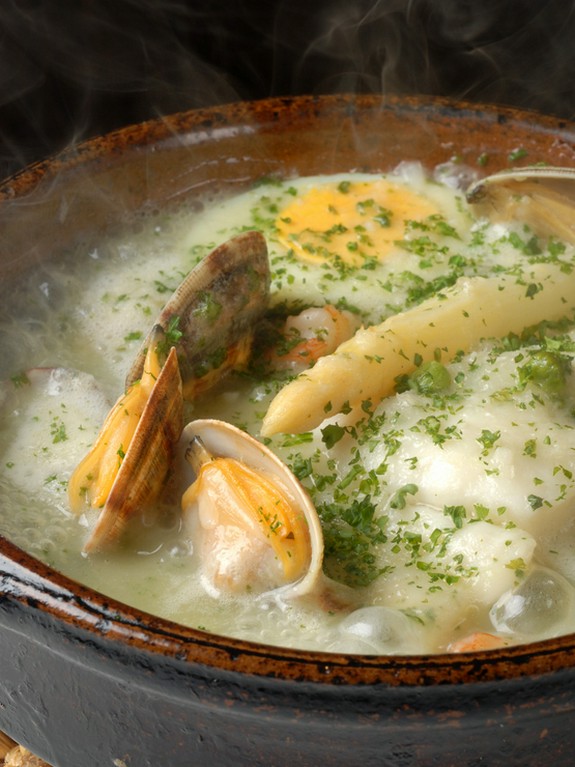 鮮魚の土鍋煮・バスク風