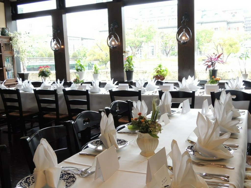 お顔合わせやご親族を招いてのウェディング