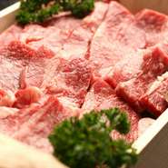 当店には松阪牛が常時入荷。お食事の後にでもご家族やお友達に松阪牛のお土産をお買い求め下さい。