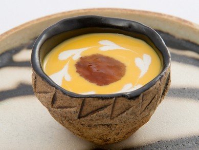 岩清水コンソメ使用『かぼちゃの冷製スープコンソメゼリー添え』