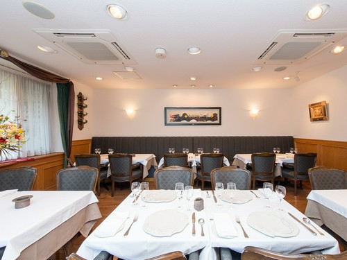 シンプルながら落ち着き、安らぎを感じる内装