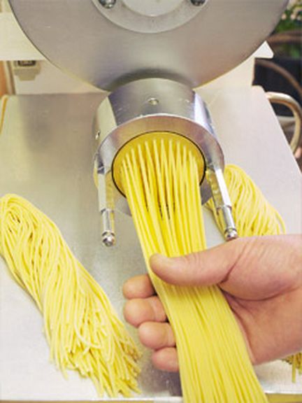 上質な素材を使い毎日手づくりする麺はモチモチ食感がくせになる