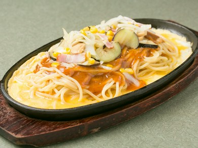 ボリューム満点、優しい味『鉄板あんかけパスタ（カントリー）』