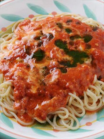 チーズとソースが絶妙な相性『モッツアレラのトマトソース』