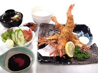 ジャンボな海老フライ三本