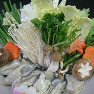 高級魚のクエをお値打ちの価格でご提供。皮酢、酒蒸し、煮付け、刺身、シャブシャブ、鍋、天ぷら、雑炊