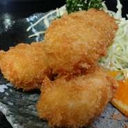 ズワイの身がたくさん入った自家製のコロッケです。