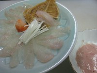 季節限定のお刺身です。10月末ごろまでとなります。
今年は水揚げ（漁）が少ないのでご予約してください。