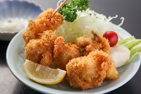 篠島・日間賀島産、「大アサリ（ウチムラサキ貝）」をフライに。タルタルソースで。
