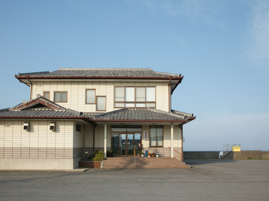 店内からは三河湾の絶景を眺めるロケーション