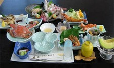 牡蠣が旬の季節限定コースです。
広島、三重、岡山、岩手、宮城県の名産地のカキを用意しています。