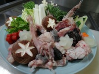 豊浜漁港で揚がった活きたアンコウを調理いたします。