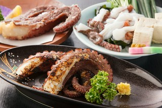 活けミニタコのコース。