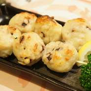 タコがしっかり入ったつみれの串焼き！さっぱりで食感がたまらないです