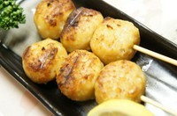 なんこつ入りのコリコリ感が美味しいつくねです