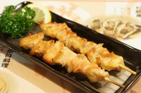 はごたえがよく油の乗りも良い自慢の焼き鳥。