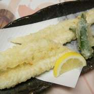 あなごを丸々一匹使ってボリューム満点！サクサクふっくらが絶妙です