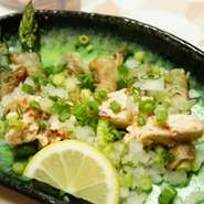 アスパラの牛肉巻きに梅バターをのせてさっぱりとお召し上がりいただけます