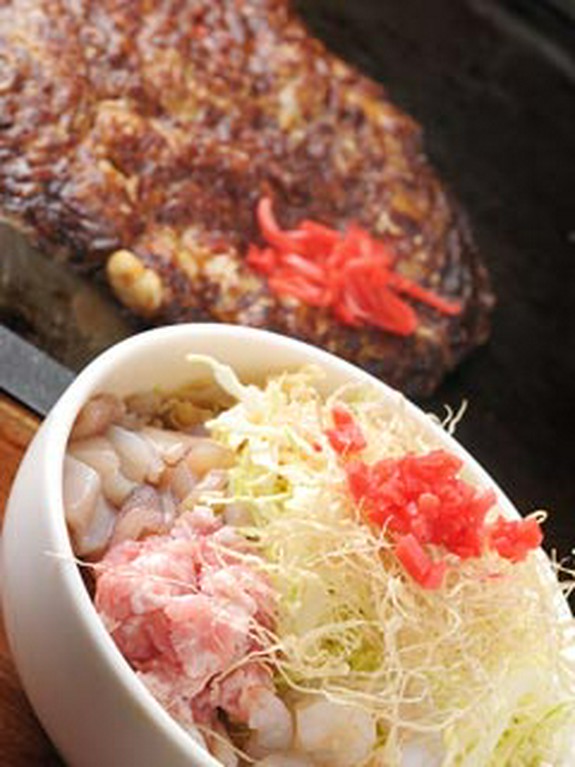 「いろり　オリジナルもんじゃ」は創業依頼自慢の味。