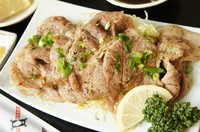 （カルビ香草焼き、ご飯、赤だし、小鉢、コーヒー又はソフトドリンク）