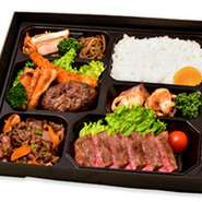 近江牛を使用した様々なお弁当を販売しております。　詳しくは松喜屋HPをご覧くださいませ。
・松喜屋弁当【万福】(まんぷく)7,020円 ※要前日予約
・ステーキ弁当 3,780円 ※当日OK
・ぜいたく重 2,916円 ※当日OK