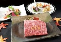 最高部位の一つであり、きめが細かく脂の濃厚な旨味が楽しめます。