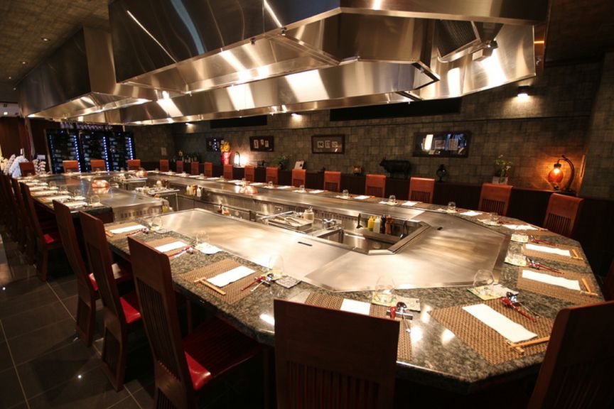 1階31席ステーキカウンター