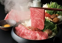 明治時代から受け継いだ秘伝の味を、長い年月をかけて現代風にアレンジしました。