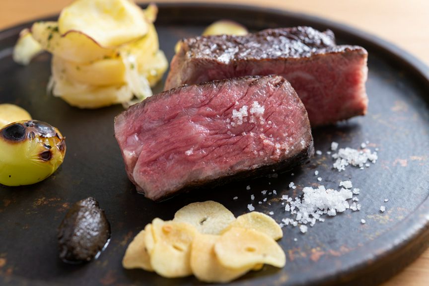 Matasaburoの看板メニュー「熟成肉を楽しむコース」