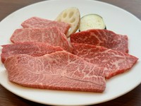 特選焼肉120g
旬野菜のナムル
牛肉の辛味スープ（辛さがお苦手な方はお声掛けください）
ごはん