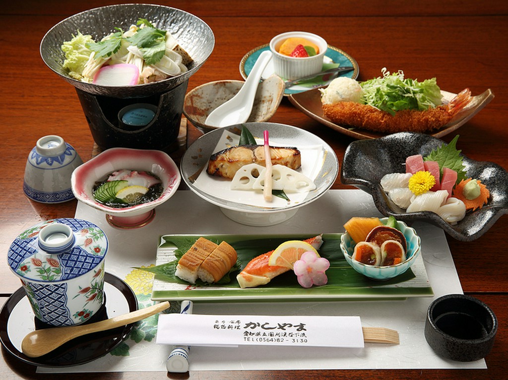 会席コースが3000円から各種揃っています。広間は最大70人可能