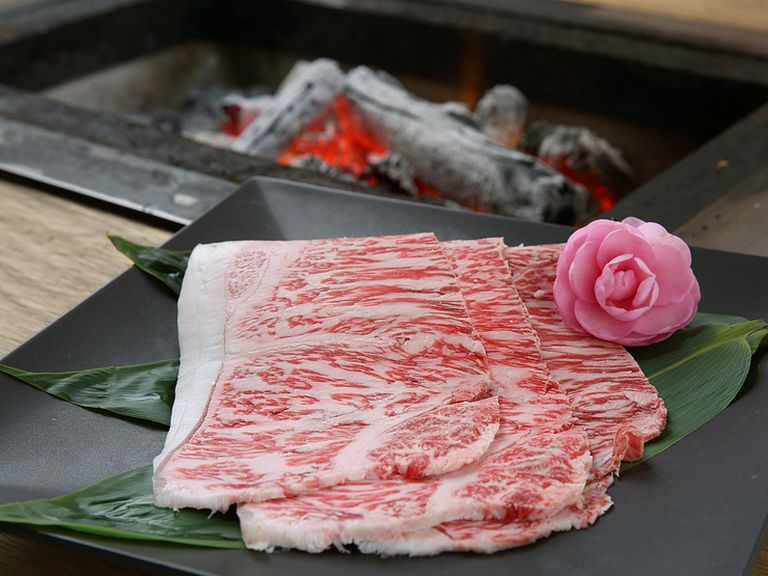 美味しい素材にこだわり。地元の銘酒とともに焼きたてを堪能