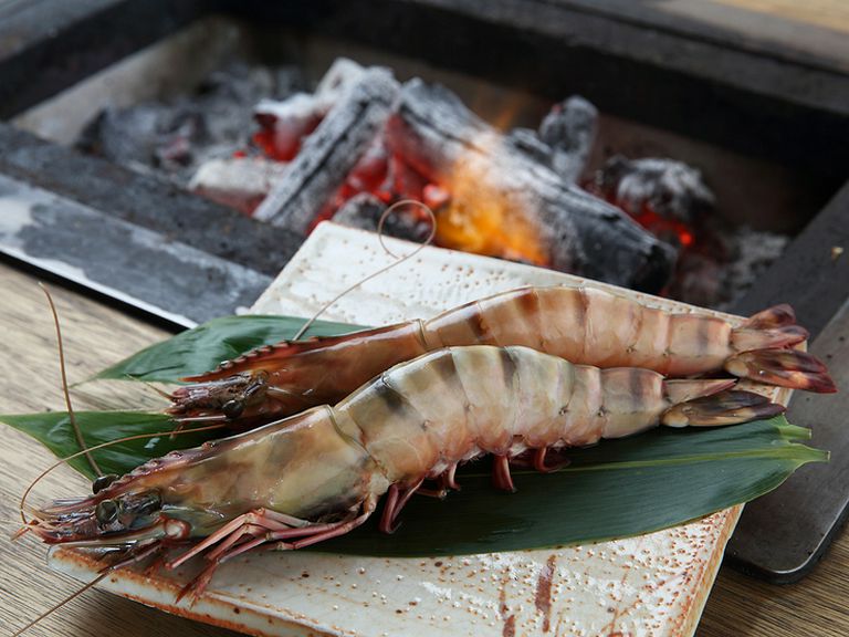 ボリュームのあるエビを豪快に焼き上げて。食べごたえたっぷり
