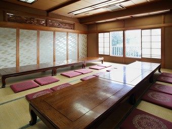 カップルでも、家族でも。また、大人数の宴会にも最適です