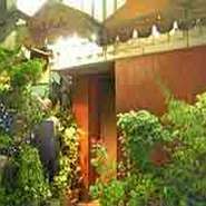 注文毎の調理、ワインや焼酎も揃えて
おります。

ご予算毎で個別のコースを組む事も
でき、接待で利用される方はお好きな
メニューを組み込んだコースをご相談
くださる事も多いです。

