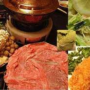 ２人前より承ります。銅のしゃぶしゃぶお鍋でご提供いたします。予約制