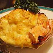 web担当イチオシ☆
大海老のコキール。

注文毎に練り上げる濃厚なルゥ。
お時間はかかりますが丁寧に仕上げ
ます。

大きな海老ごろごろのコキール。

焼き上がりの香ばしい香りにうっとり。
海老はgごとのお値段。

web担当イチオシオードブルです♪