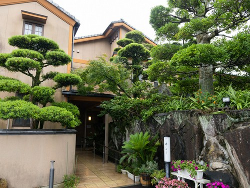 街の喧噪を忘れさせてくれる静かな空間