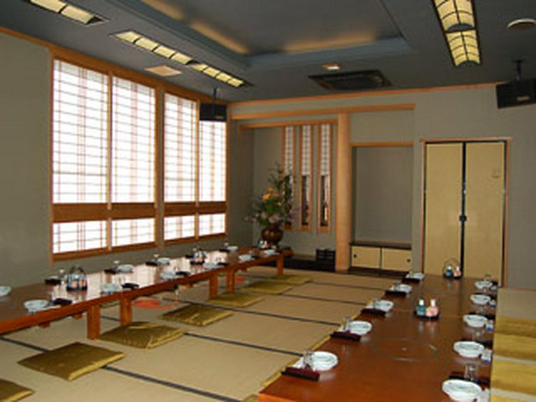 カラオケ完備の大宴会場