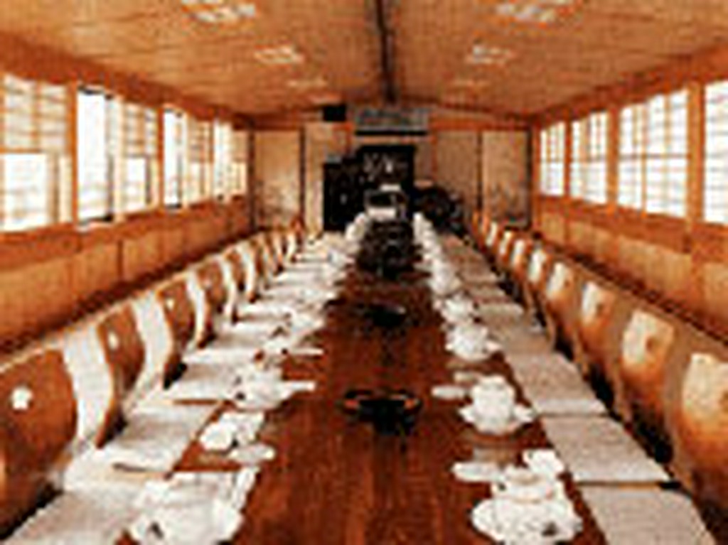 広々明るいお座敷