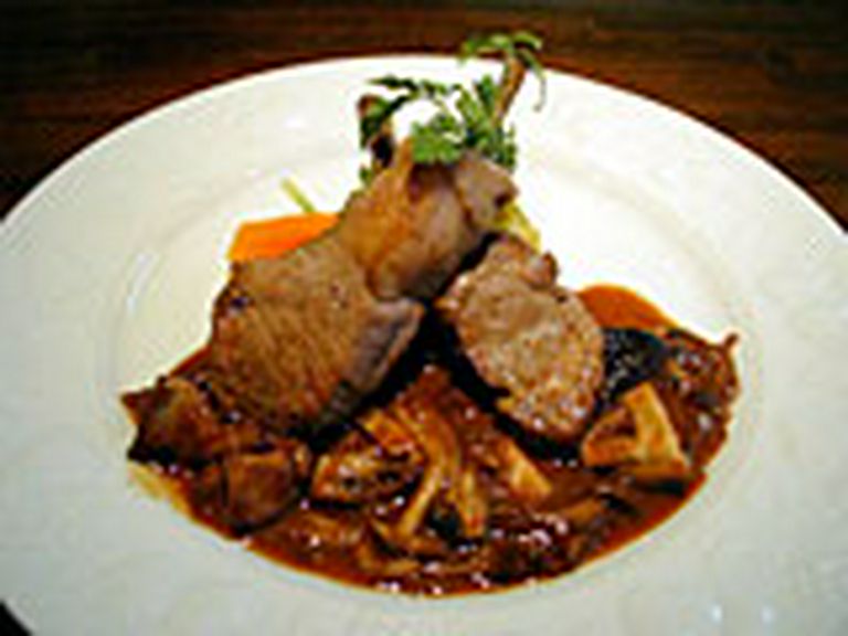 ボリューム満点！自慢の肉料理