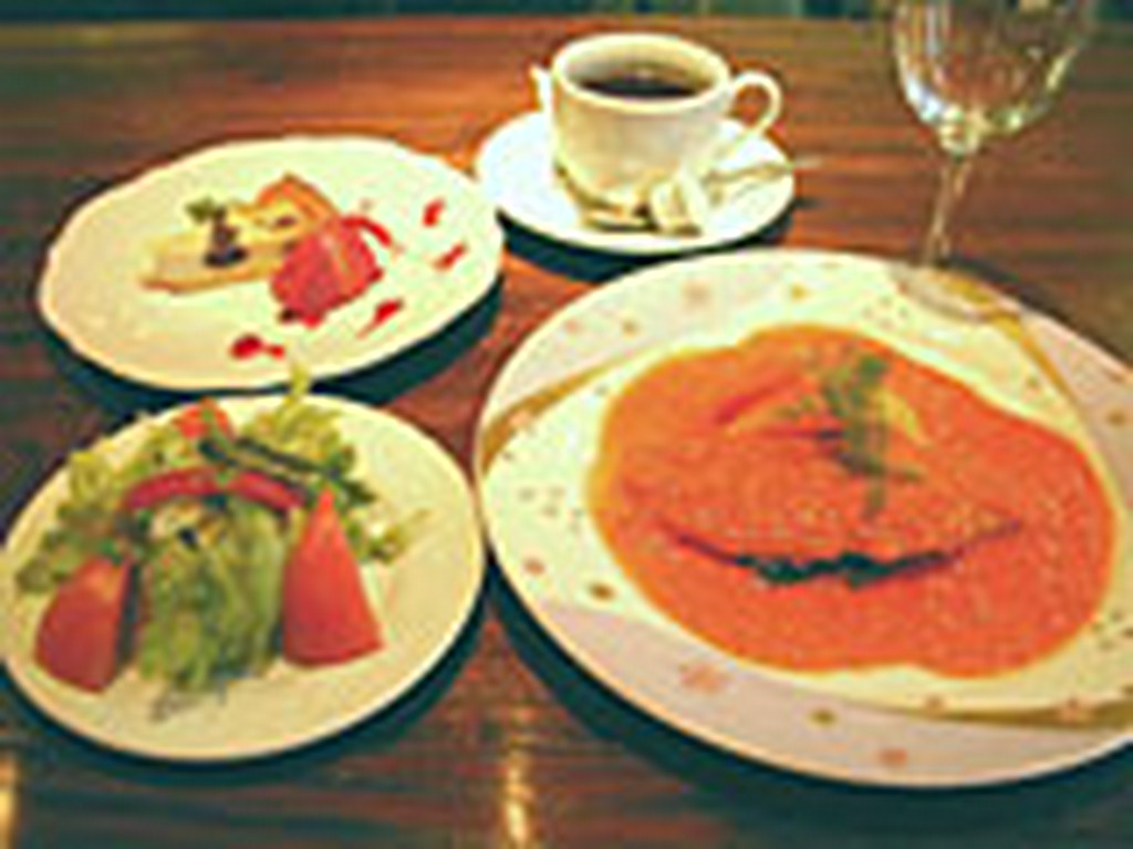 ごゆっくり料理をお楽しみ下さい