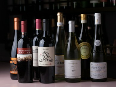 ワインも豊富に取り揃えています