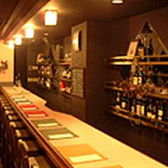 カウンターの小さなお店です。