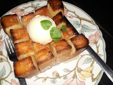 ハニートーストバニラ添え