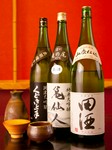 魚料理にぴったり合うのが、青森県の『田酒』をはじめとした、山形県の『亀仙人』や『くどき上手』など端麗辛口の日本酒です。