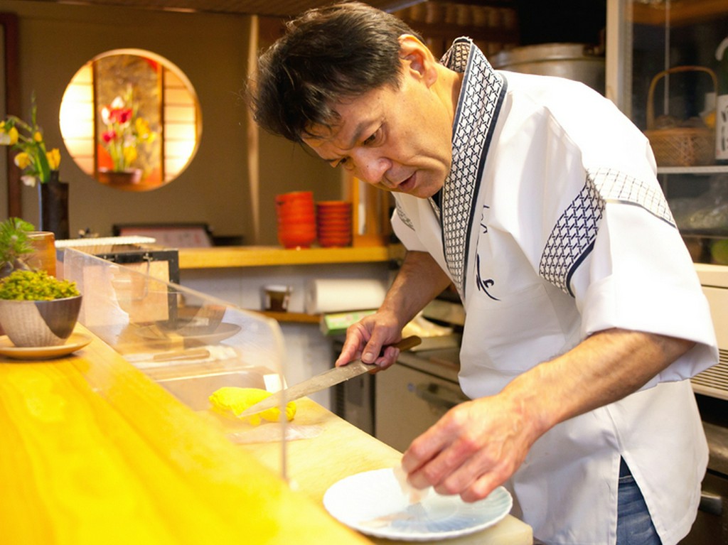 お客様のご様子に合わせて料理をお出ししています