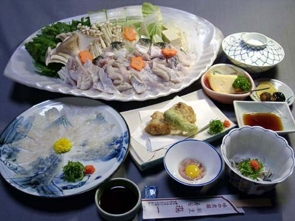 ☆大好評　三年トラふぐ、てっちりフルコース （１１月～3月頃）