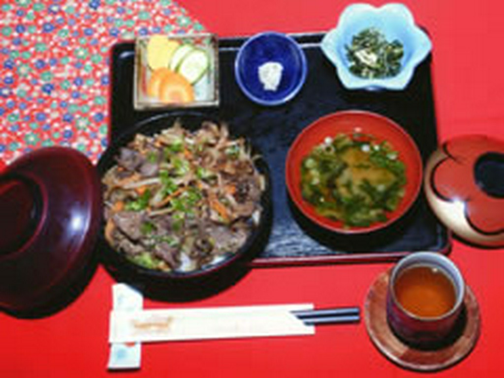 紅葉丼（鹿肉焼）1,200円